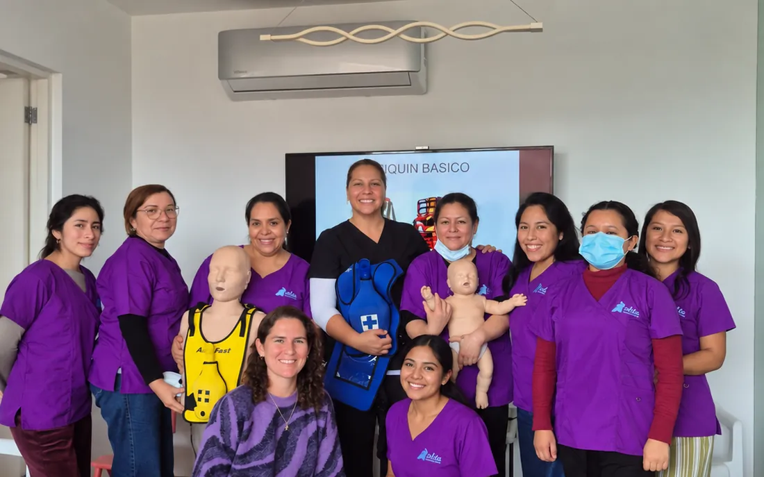Grupo de aliadas de Alía en una capacitación de primeros auxilios